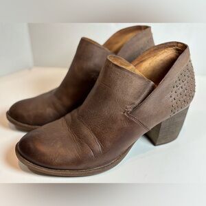 Naya Valerie Women’s Brown Leather Studded Booties Size 9.5 Ankle Fashion Shoes